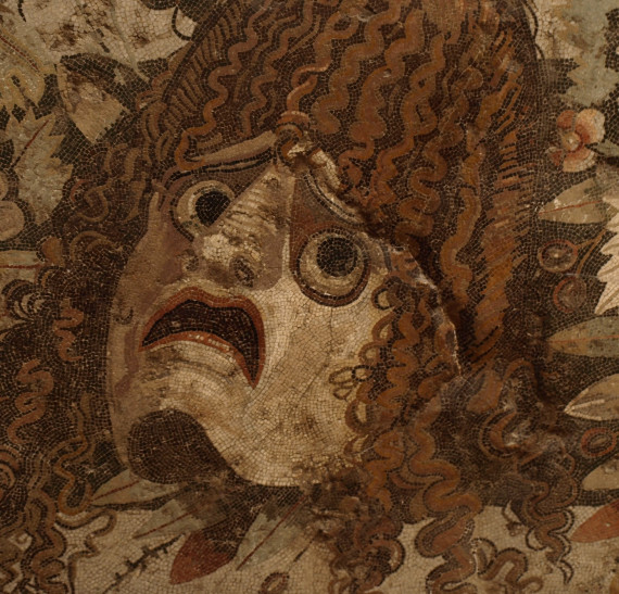 Theatermaske in einem Mosaik aus Pompeji aus dem Nationalmuseum Neapel 