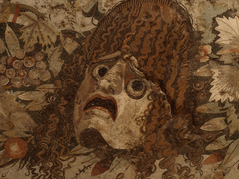 Theatermaske in einem Mosaik aus Pompeji, Nationalmuseum Neapel (c) Michael Sommer (2).jpg